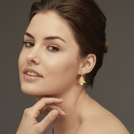 Diamond And White Pearl Earring In Yellow Gold (14.52 Gram) With Diamonds (0.082 Ct)